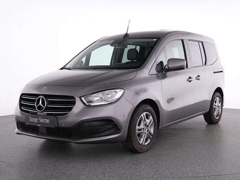 Chromitgrau metallic Gebraucht 2024 Mercedes T180 Style Van / Kleinbus | 30.985 € (Teuer) - Bild 1/4