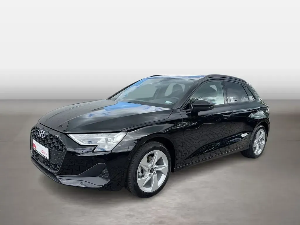Gebraucht Audi A3 Sport 116 PS (85 kW) 2025 Schwarz Limousine