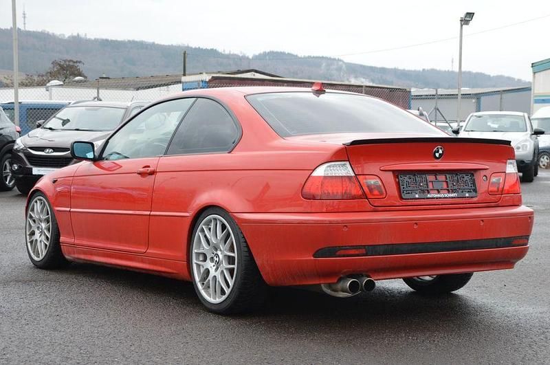 Gebraucht BMW 330 Sport Line 204 PS (150 kW) 2004 Rot Coupé