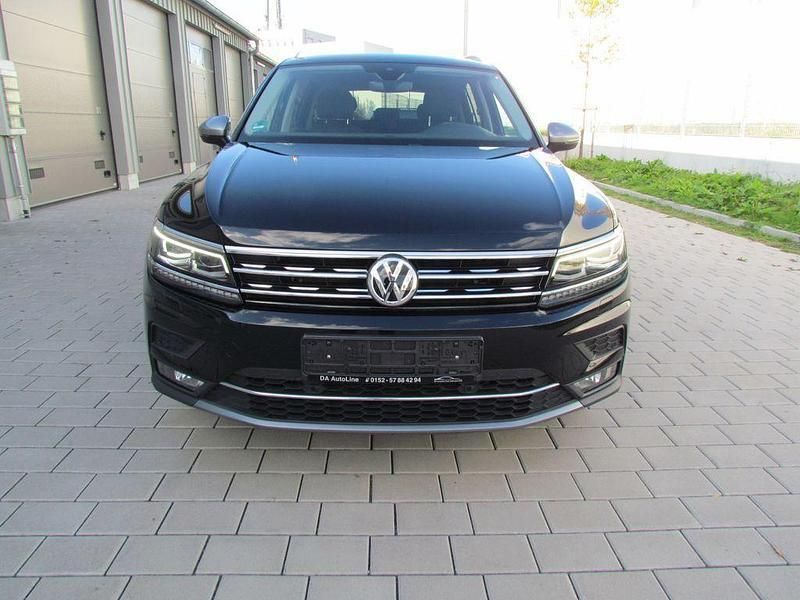 Deep black Gebraucht 2019 VW Tiguan Allspace Highline SUV | 33.000 € (Fairer Preis) - Bild 1/4