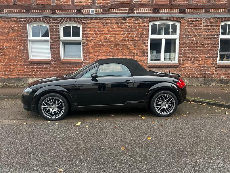 Gebraucht Audi TT Roadster Design 180 PS (132 kW) 2001 Schwarz Cabrio