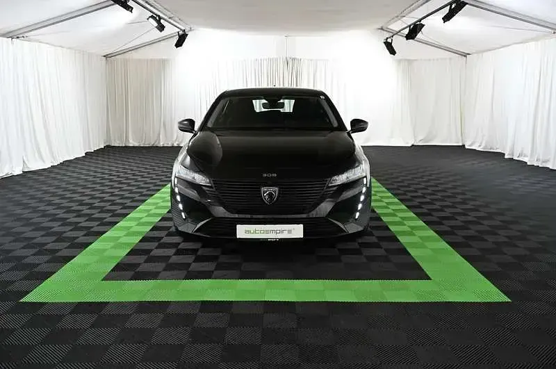 Gebraucht Peugeot 308 Active 131 PS (96 kW) 2024 Schwarz Limousine