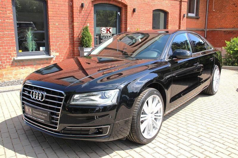 Schwarz Gebraucht 2013 Audi A8 Limousine | 31.800 € (Teuer) - Bild 1/4