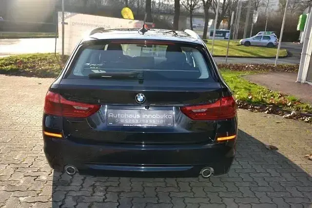 Gebraucht BMW 520 Sport Line 190 PS (139 kW) 2018 Black sapphire metallic Kombi