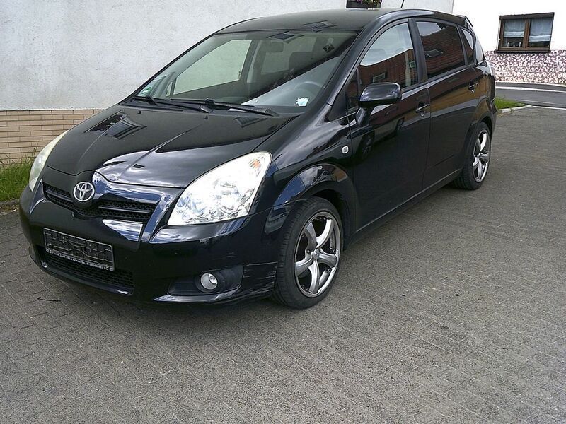 Schwarz Gebraucht 2007 Toyota Corolla Verso Sol Van / Kleinbus | 2.899 € (Fairer Preis) - Bild 1/4