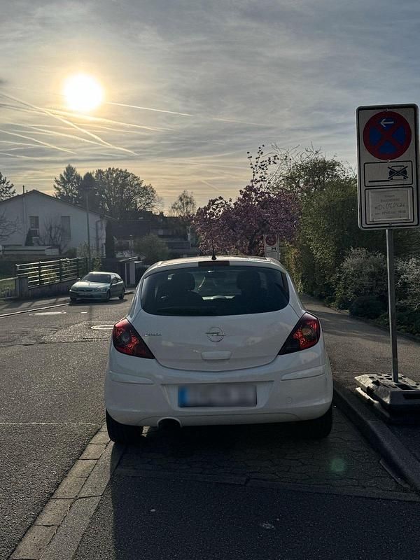 Gebraucht Opel Corsa 90 PS (66 kW) 2009 Weiß Kleinwagen