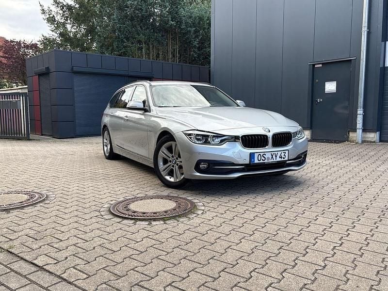 Silber Gebraucht 2018 BMW 320 Efficient Dynamics Kombi | 12.500 € (Guter Preis) - Bild 1/4