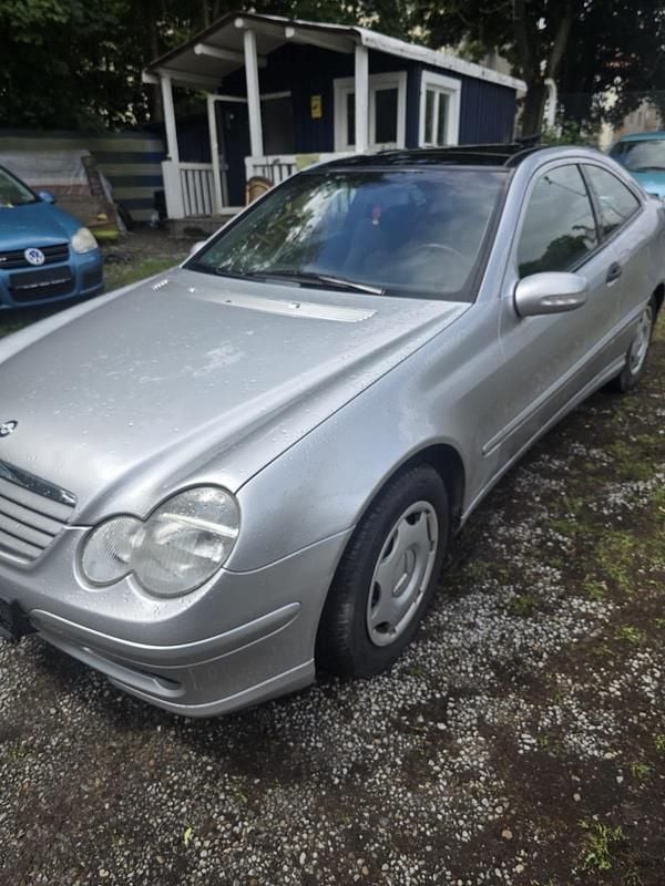 Silber Gebraucht 2002 Mercedes C180 Coupé | 800 € (Guter Preis) - Bild 1/4