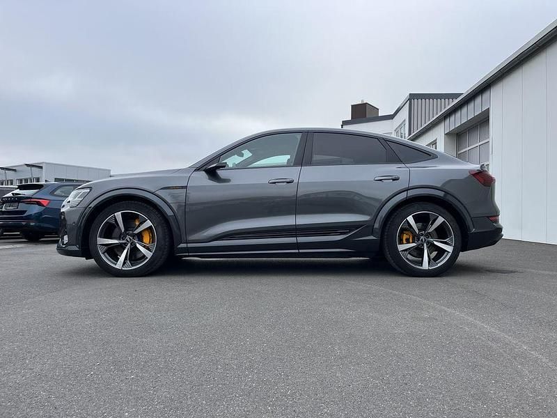 Gebraucht Audi e-tron Sport 369 kW (503 PS) 2022 Daytonagrau SUV