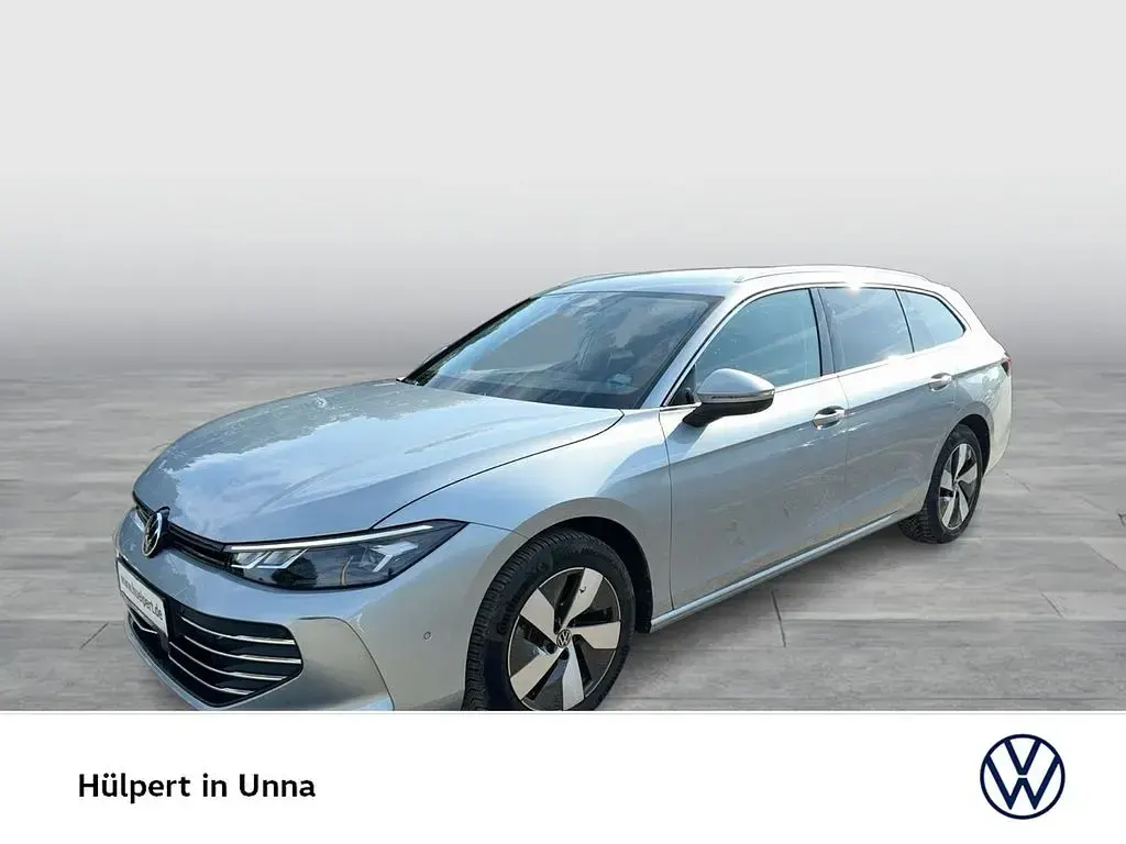 Gebraucht VW Passat Business 150 PS (110 kW) 2025 Oyster silver metallic Kombi