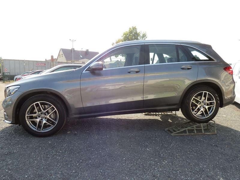 Gebraucht Mercedes GLC250 AMG 211 PS (155 kW) 2018 Steelgraumetallic SUV