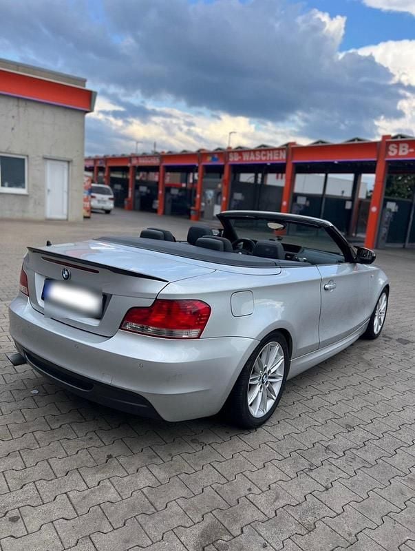 Grau Gebraucht 2009 BMW 118 Cabriolet M Sport Cabrio | 5.500 € (Guter Preis) - Bild 1/4