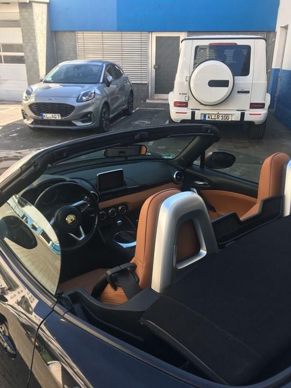 Schwarz Gebraucht 2017 Fiat 124 Spider Lusso Cabrio | 20.700 € (Etwas zu teuer) - Bild 1/4