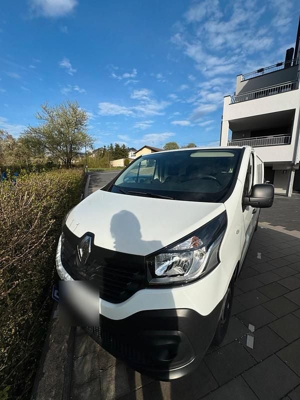 Gebraucht Renault Traffic 95 PS (69 kW) 2018 Weiß Van / Kleinbus