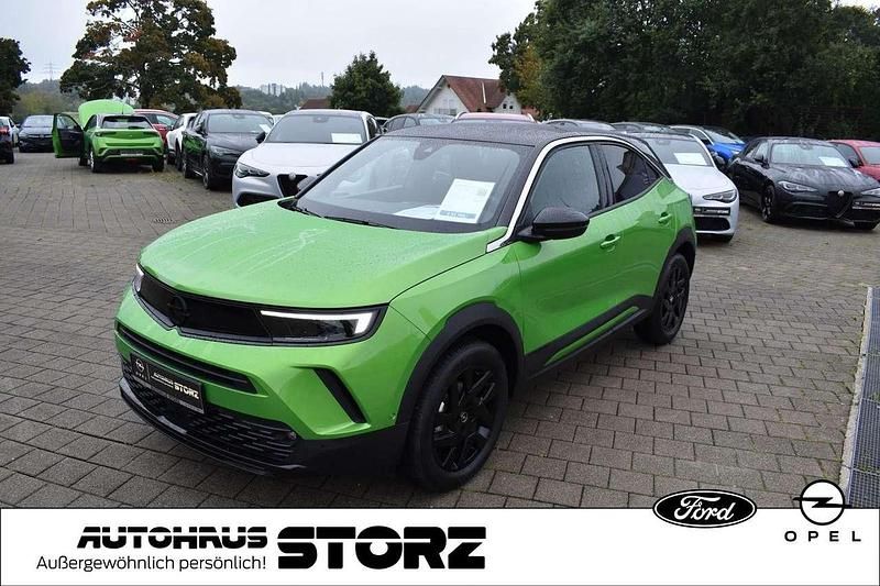 Lackierung matcha green/typ au Gebraucht 2024 Opel Mokka Ultimate SUV | 21.900 € (Fairer Preis) - Bild 1/4