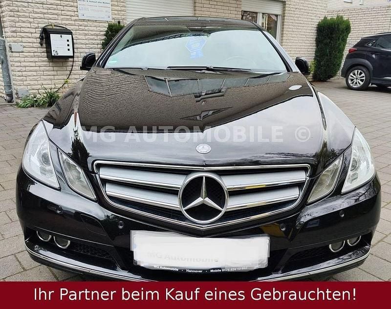 Gebraucht Mercedes E220 170 PS (125 kW) 2010 Schwarz Coupé