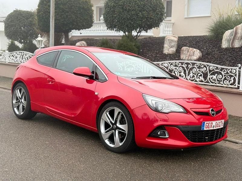 Rot Gebraucht 2014 Opel Astra GTC | 8.200 € (Etwas zu teuer) - Bild 1/4