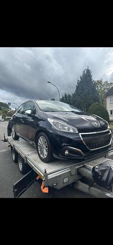 Gebraucht Peugeot 208 Allure 110 PS (80 kW) 2017 Blau Kleinwagen