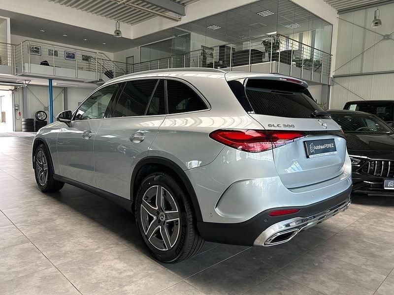 Gebraucht Mercedes GLC300 Premium 258 PS (189 kW) 2023 Silber SUV
