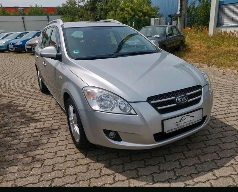 Silber Gebraucht 2009 Kia Ceed Sportswagon Kombi | 2.999 € (Fairer Preis) - Bild 1/4