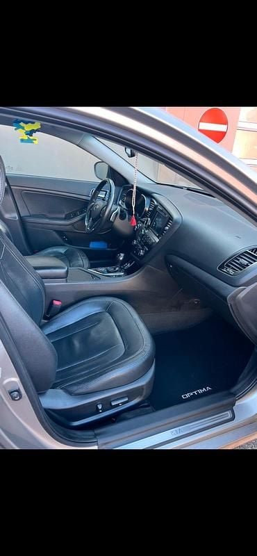 Gebraucht Kia Optima 136 PS (100 kW) 2012 Silber Limousine