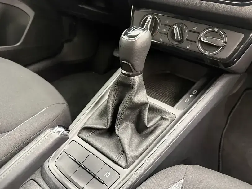 Gebraucht Skoda Scala Essence 95 PS (69 kW) 2025 Schwarz Kleinwagen
