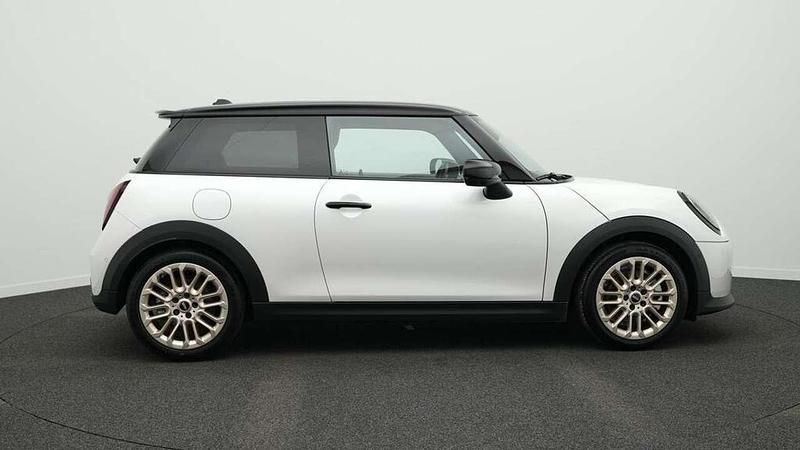 Gebraucht Mini Cooper S Favoured 204 PS (150 kW) 2024 Weiß Kleinwagen