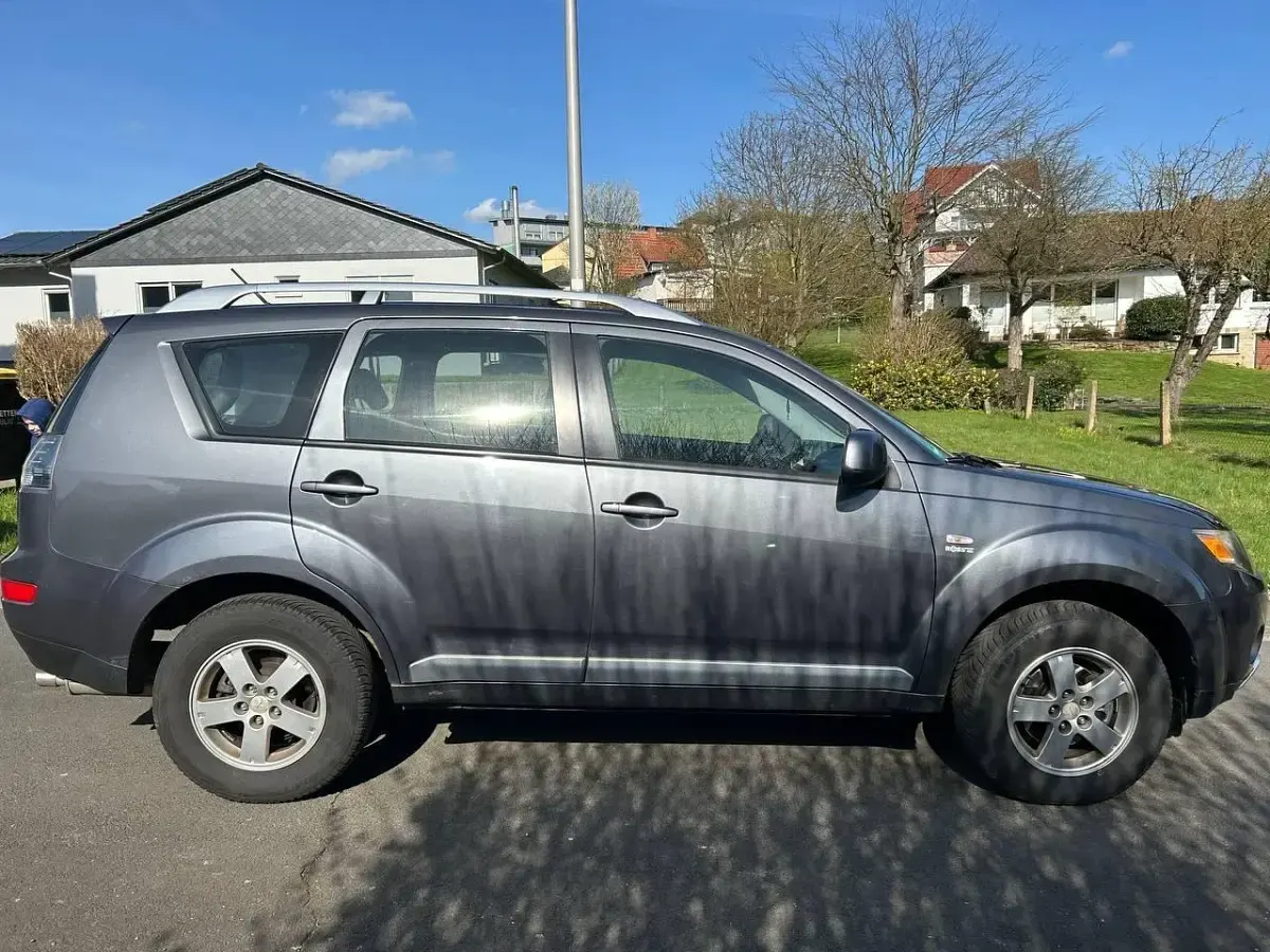 Brugt Mitsubishi Outlander 103 HK (75 kW) 2007 Grå SUV