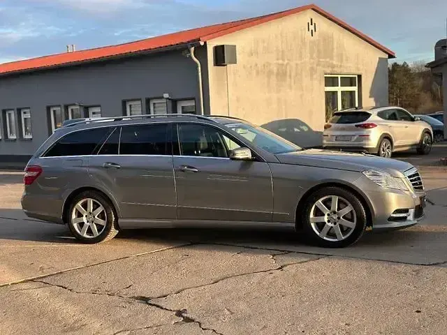 Gebraucht Mercedes E350 Avantgarde 265 PS (194 kW) 2013 Silber Kombi