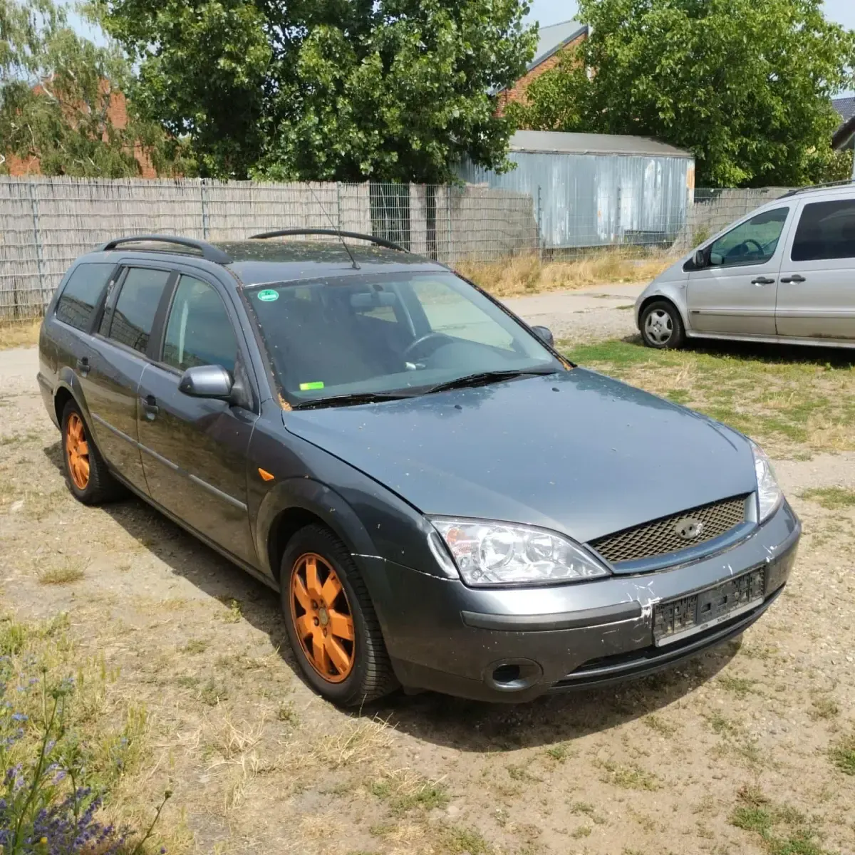 Gebraucht Ford Mondeo 110 PS (80 kW) 2001 Grau Kombi