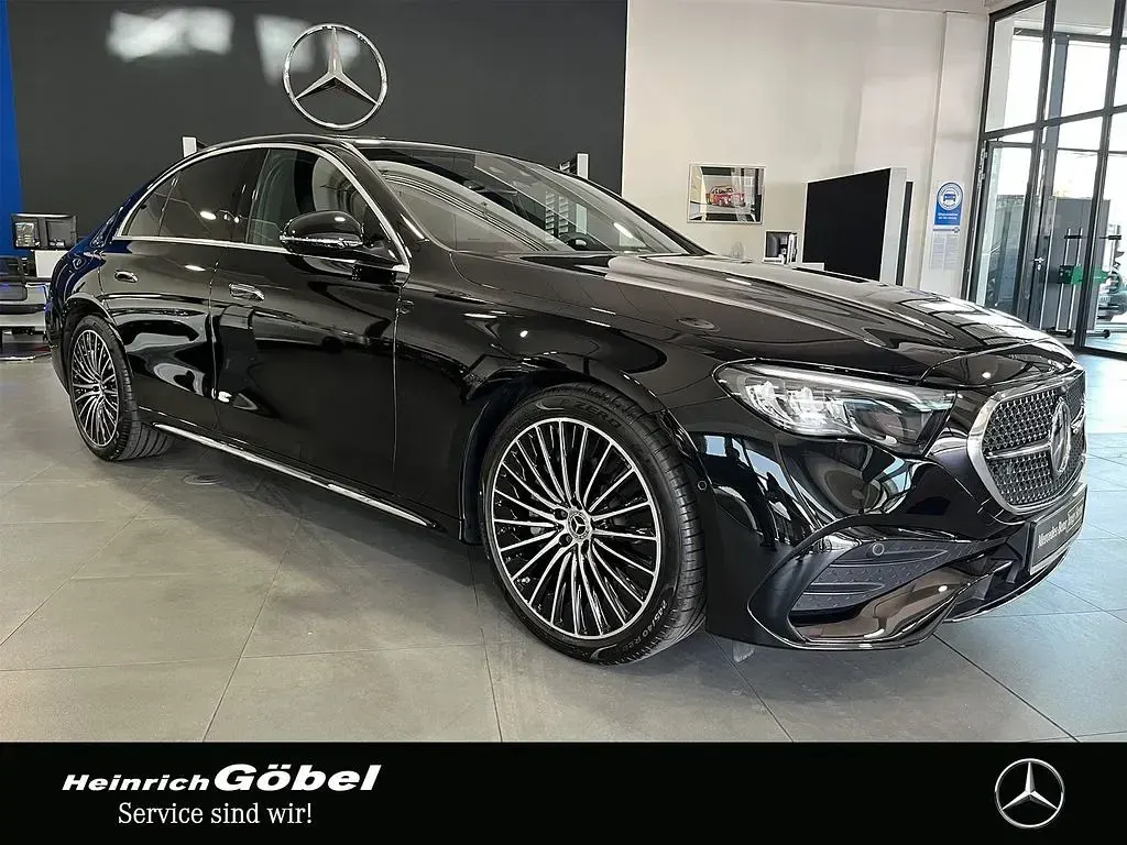 Gebraucht Mercedes E220 AMG 197 PS (144 kW) 2025 Lack obsidianschwarz Limousine