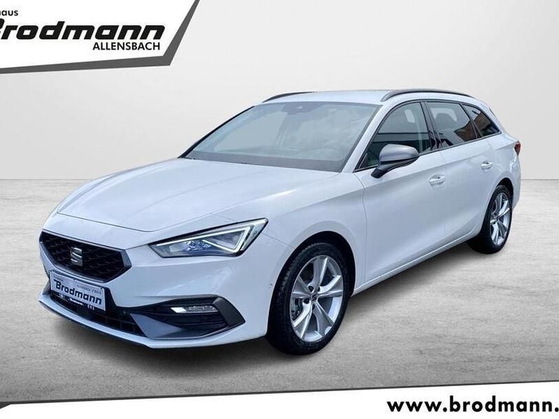 Candy weiss Gebraucht 2024 Seat Leon FR Kombi | 24.885 € (Teuer) - Bild 1/4