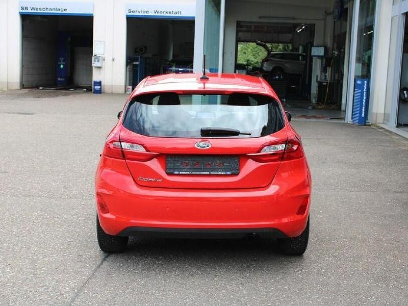 Gebraucht Ford Fiesta Cool & Connect 75 PS (55 kW) 2020 Racerot Kleinwagen