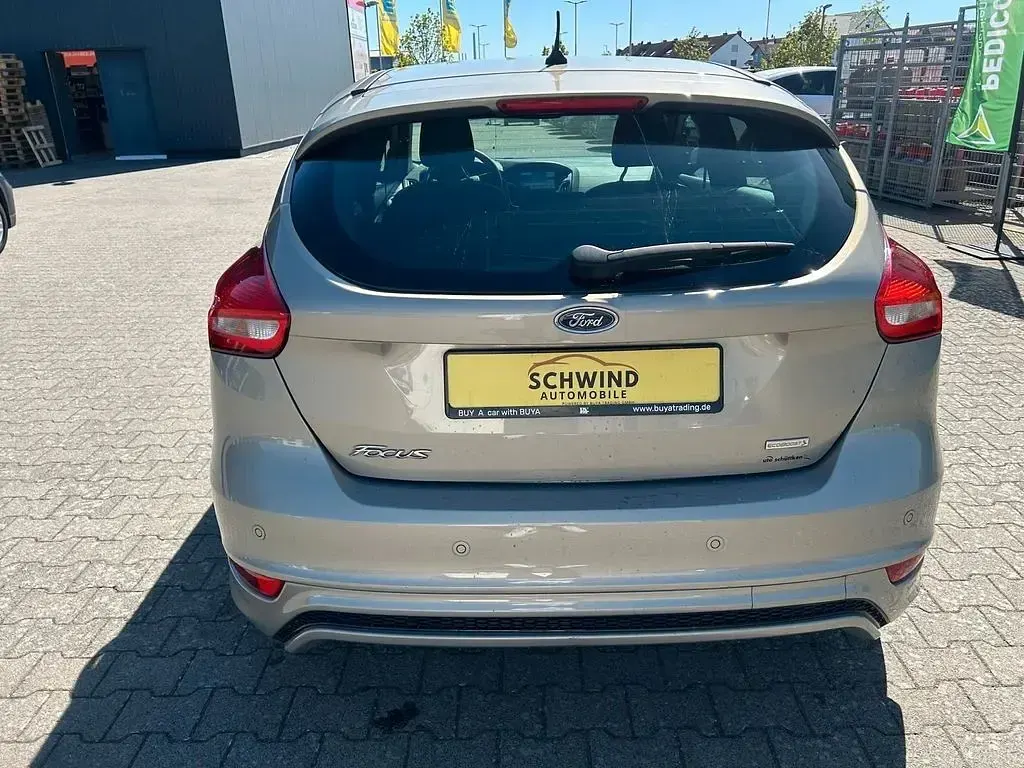 Usata Ford Focus ST-Line 140 CV (102 kW) 2018 Argento Berlina
