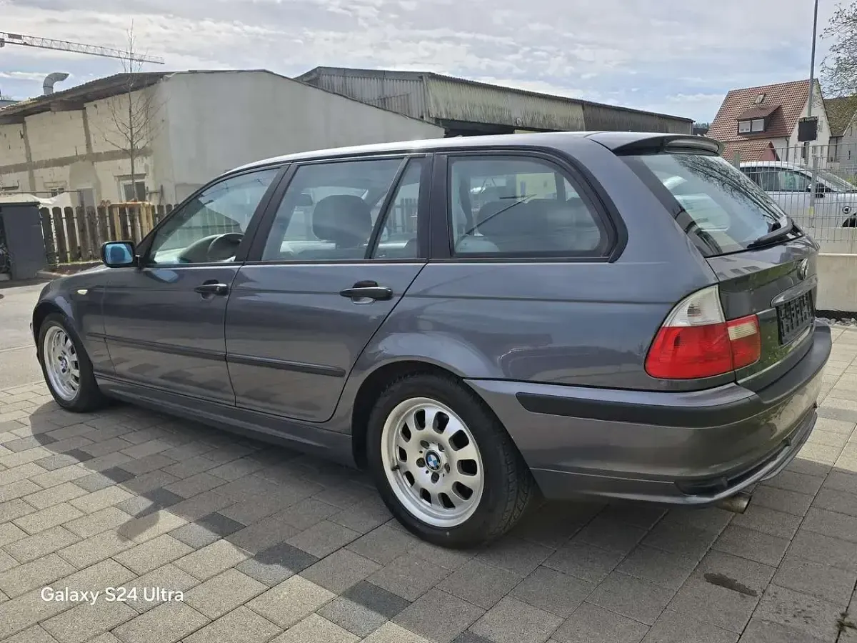 Gebraucht BMW 318 143 PS (105 kW) 2002 Grau Kombi