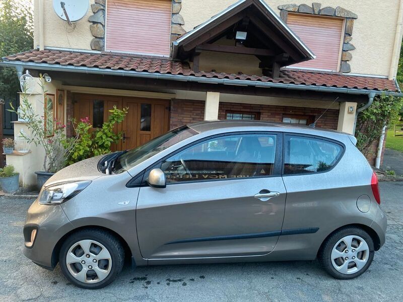 Silber Gebraucht 2014 Kia Picanto FIFA World Cup Edition Kleinwagen | 6.700 € (Fairer Preis) - Bild 1/4