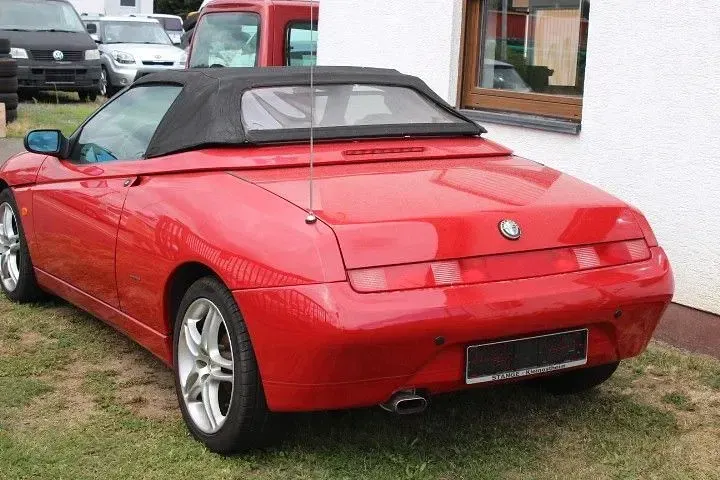 Gebraucht Alfa Romeo Spider 155 PS (114 kW) 1999 Rot Cabrio