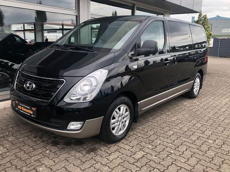 Schwarz Gebraucht 2017 Hyundai H-1 Van / Kleinbus | 20.900 € (Fairer Preis) - Bild 1/4