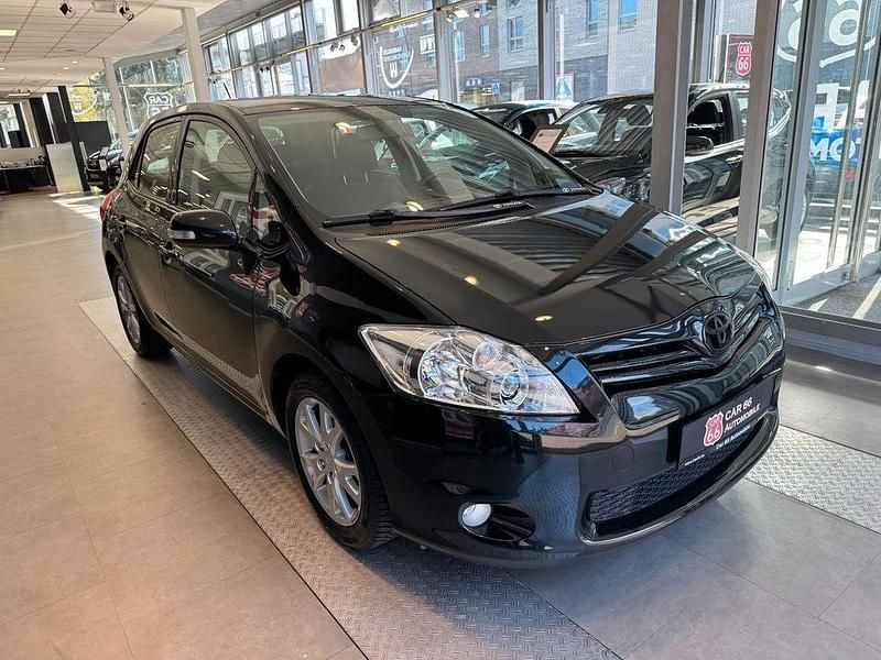 Gebraucht Toyota Auris Life 99 PS (72 kW) 2012 Schwarz Limousine