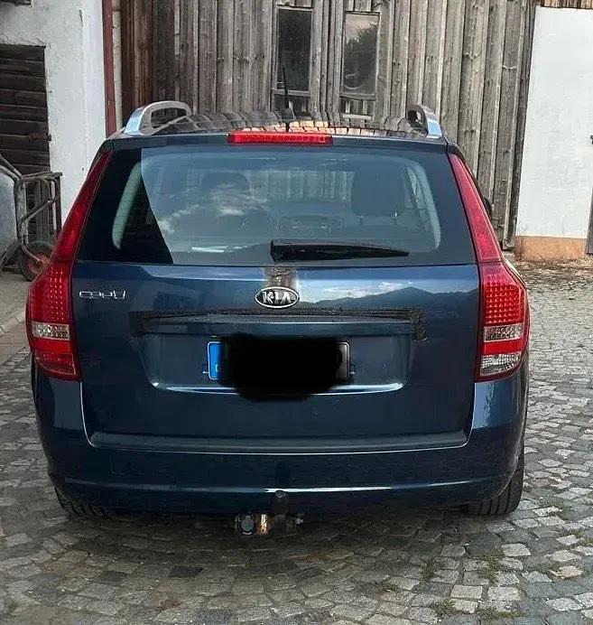 Gebraucht Kia Ceed 125 PS (91 kW) 2011 Blau Kleinwagen