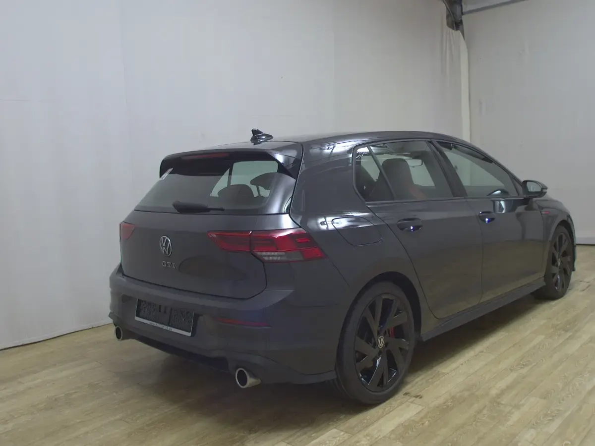 Gebraucht VW Golf VIII GTI 245 PS (180 kW) 2023 Grau Limousine
