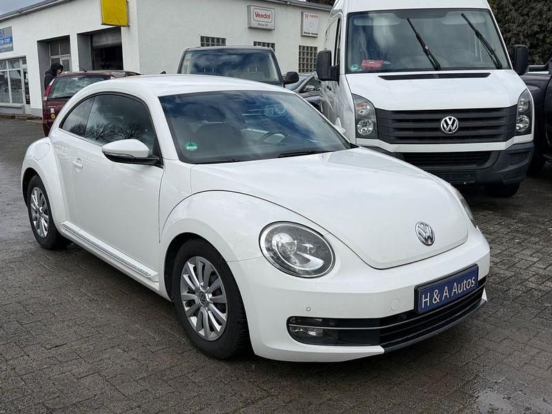 Gebraucht VW Beetle Design 105 PS (77 kW) 2012 Weiß Kleinwagen