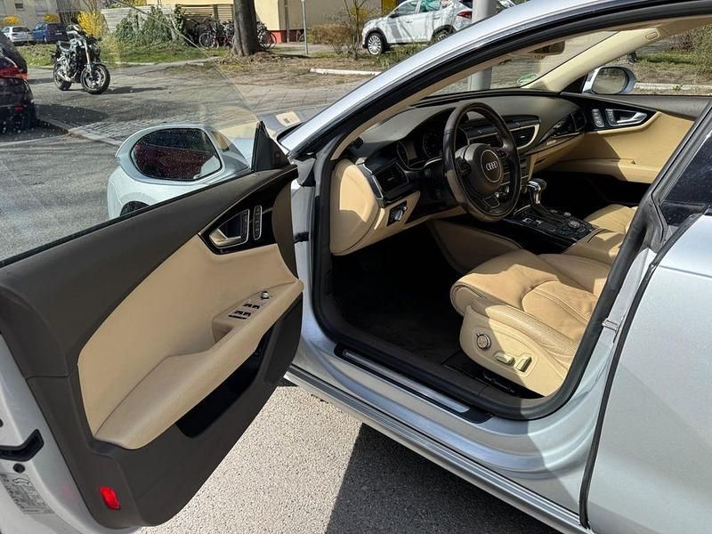 Gebraucht Audi A7 Sportback Ambiente 245 PS (180 kW) 2011 Silber Kleinwagen