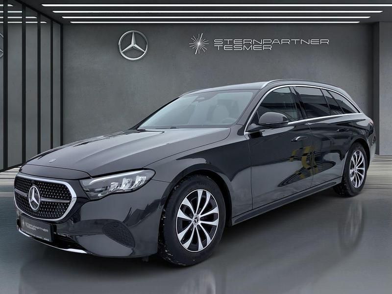 Gebraucht Mercedes E220 Avantgarde 197 PS (144 kW) 2024 Grau Limousine