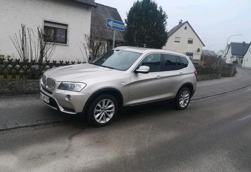 Grau Gebraucht 2012 BMW X3 SUV | 9.400 € - Bild 1/4