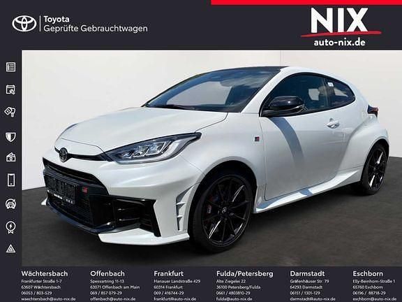 Platinumweiß perleffekt Gebraucht 2024 Toyota Yaris Kleinwagen | 50.836 € (Fairer Preis) - Bild 1/4