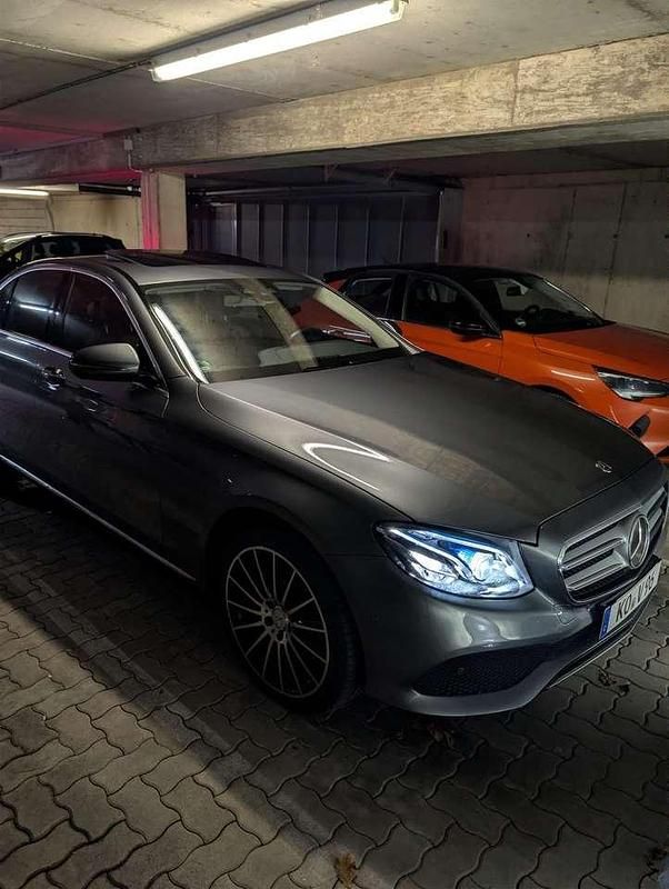 Gebraucht Mercedes E250 Avantgarde 211 PS (155 kW) 2017 Grau Limousine