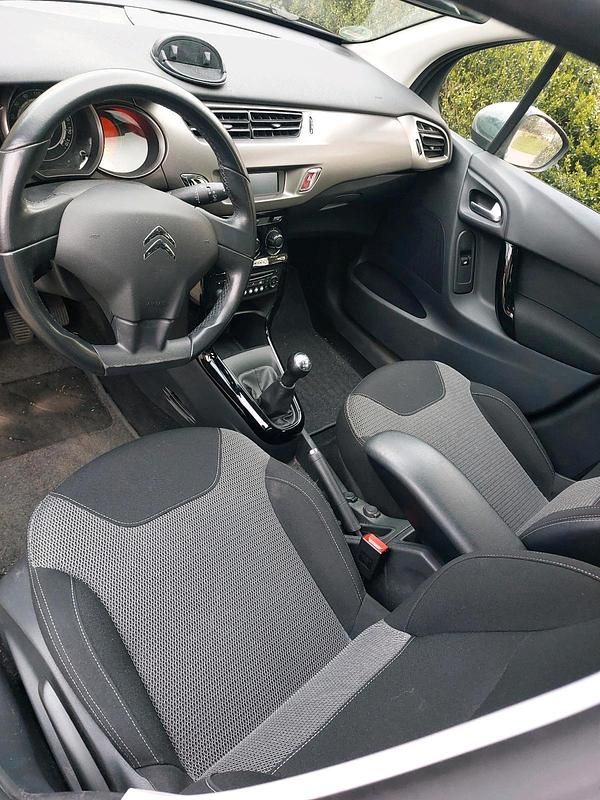 Gebraucht Citroën C3 82 PS (60 kW) 2014 Schwarz Kleinwagen