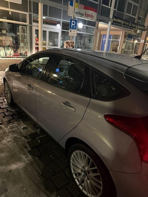 Gebraucht Ford Focus 150 PS (110 kW) 2012 Grau Kleinwagen