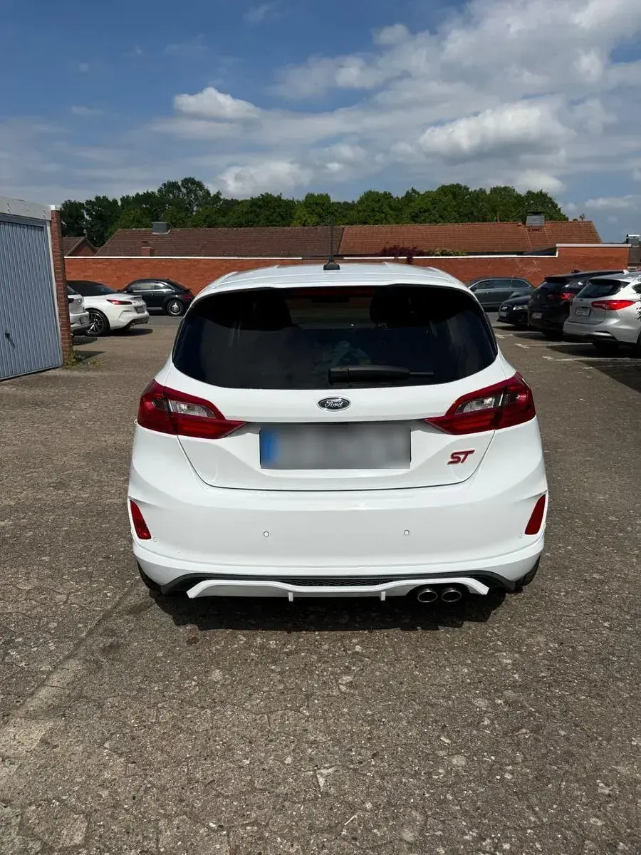 Gebraucht Ford Fiesta Performance Edition 200 PS (147 kW) 2018 Weiß Kleinwagen